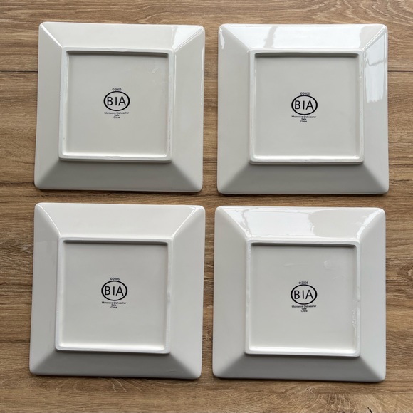 MIB BIA Cordon Bleu Set of 4 7” Plates Embossed Christmas Happy Hollidays - Picture 2 of 9